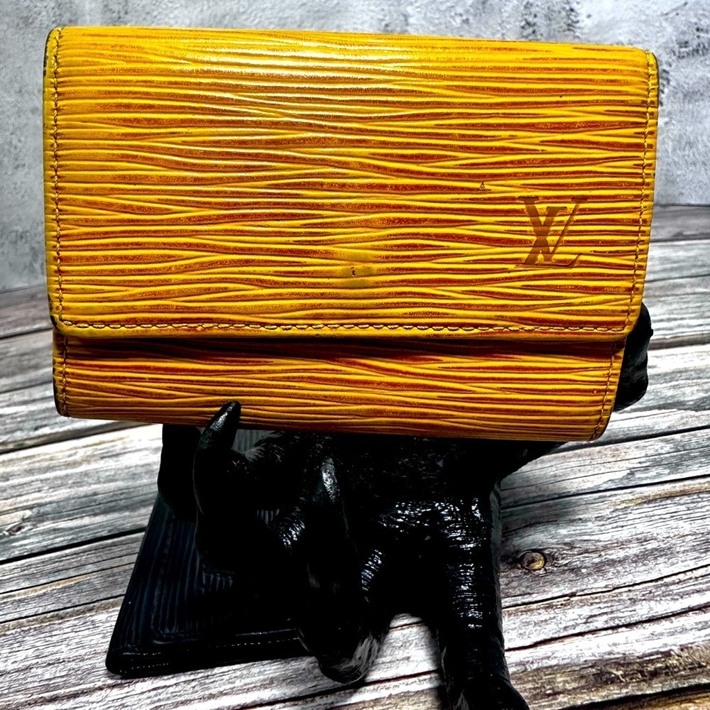 Louis Vuitton Authentic Vintage Yellow Purple Epi 6-Key Holder​​​